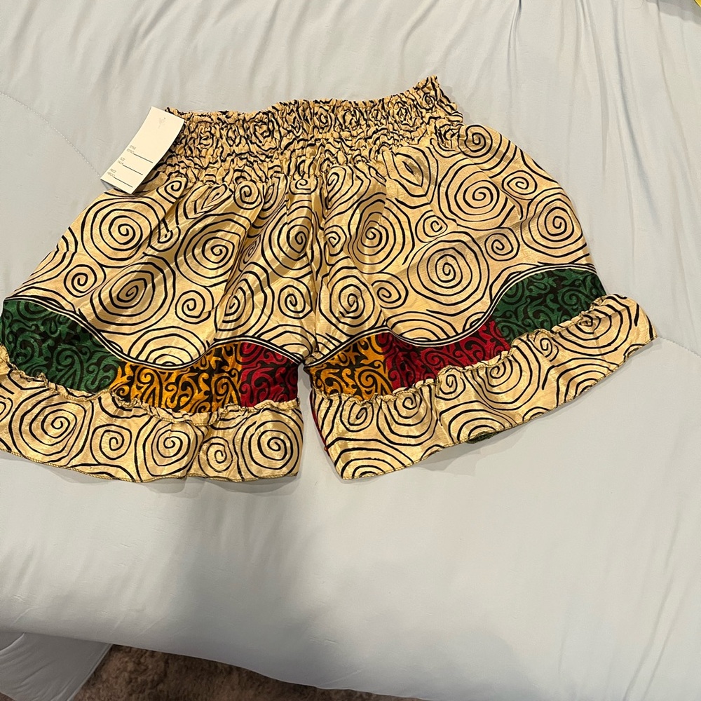 Women’s Patterned Shorts - Multicolor - Picture 4 of 6